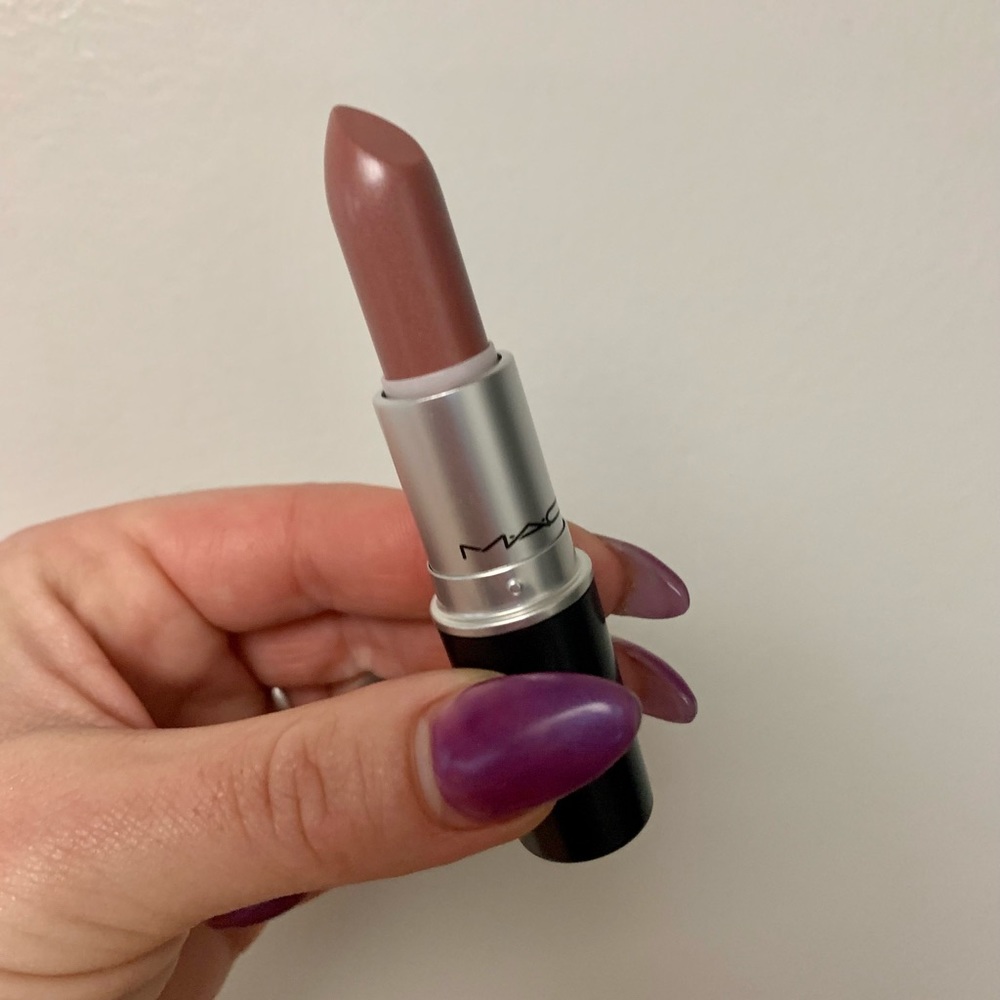 New in box 🌟 MAC Lustre “Midimauve” Lipstick